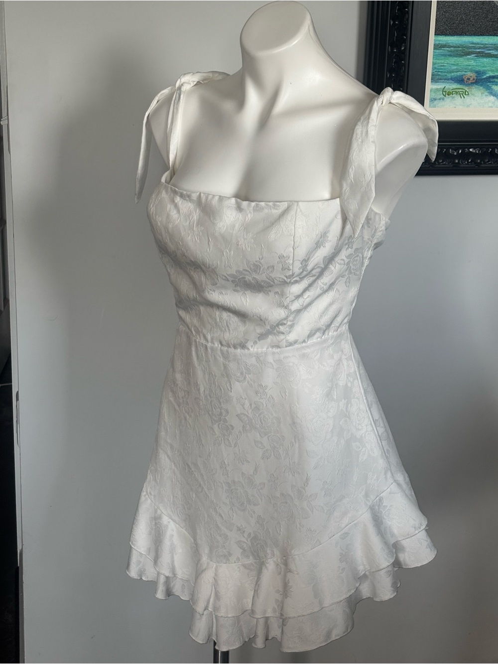 Lucy in the Sky White Floral Jacquard Tie-Shoulder Dress - Fits like a Medium